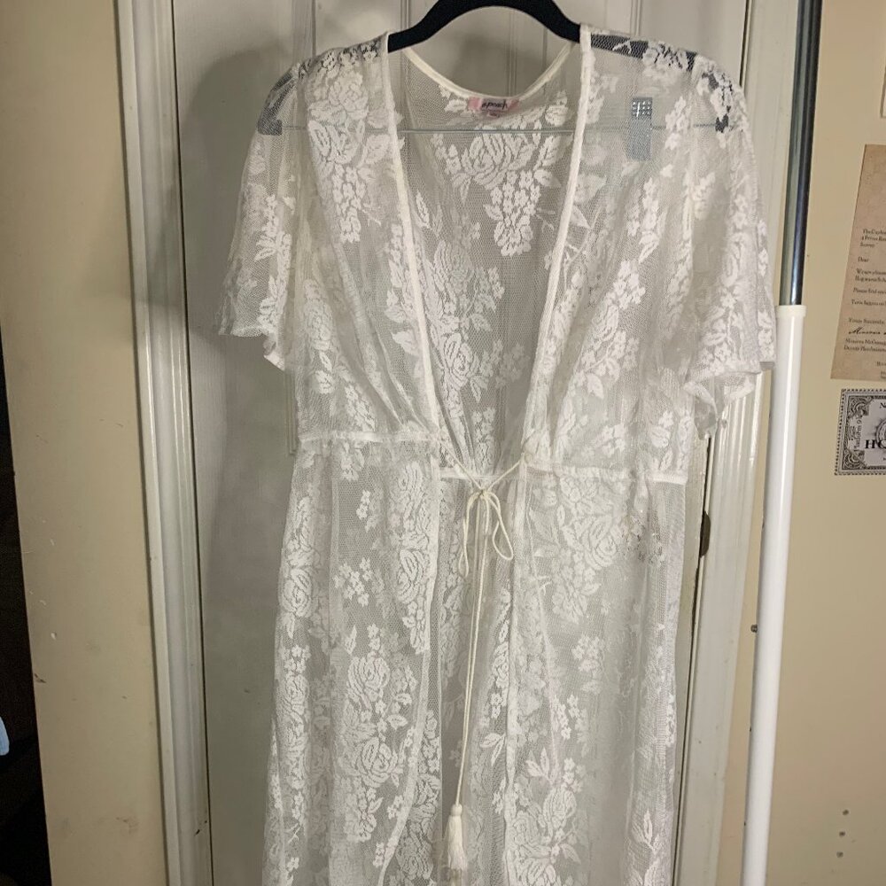 Forever 21 White Lace Duster / Kaftan | Sheer Floral Layering Piece | Boho Dream